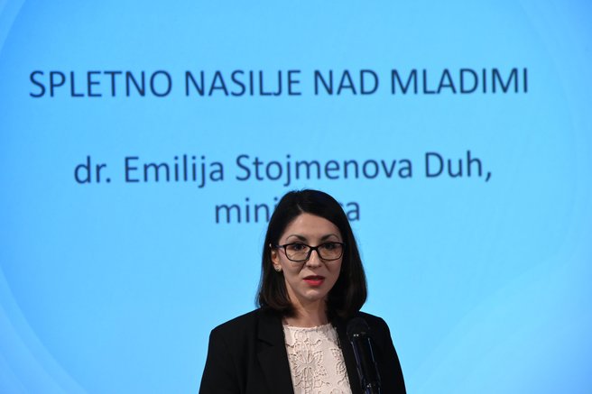 Ministrstvo za digitalno preobrazbo, medvrstniško nasilje
