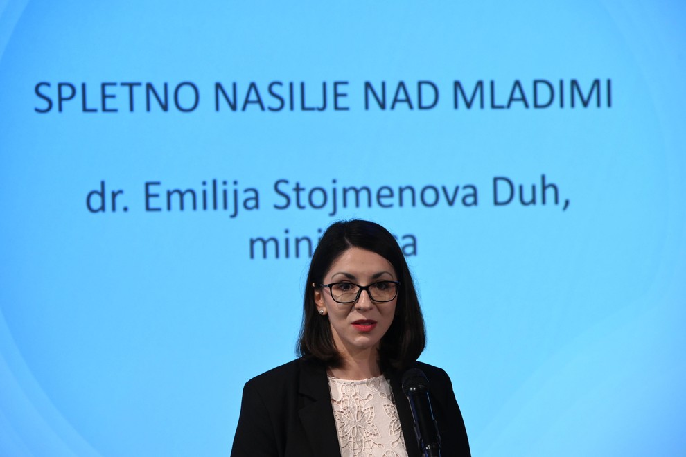 Ministrstvo za digitalno preobrazbo, medvrstniško nasilje