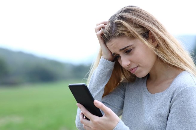 5 SMS-sporočil, ki jih nikar ne pošljite prijateljici, če je ravno končala razmerje