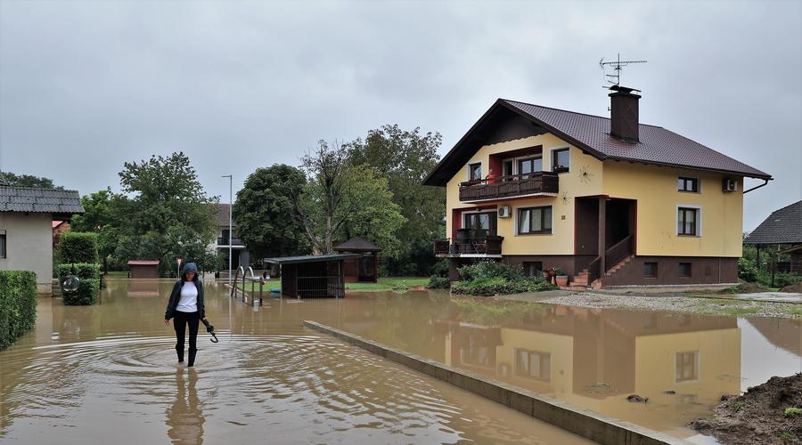 Prebivalci Strug so razočarani: cenitve hiš so prenizke (foto: Bobo)
