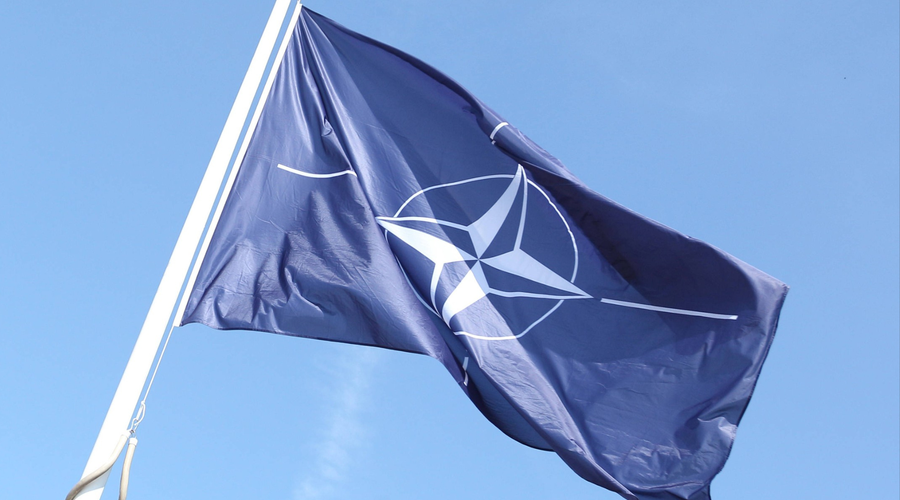 Vaja zveze Nato, na kateri sodeluje tudi Slovenija: cilj je izboljšati zaščito na področju .... (foto: Profimedia)