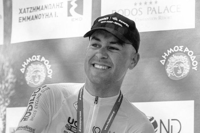 Kolesarsko dirko po Avstriji zaznamovala tragedija: mladi kolesar podlegel poškodbam