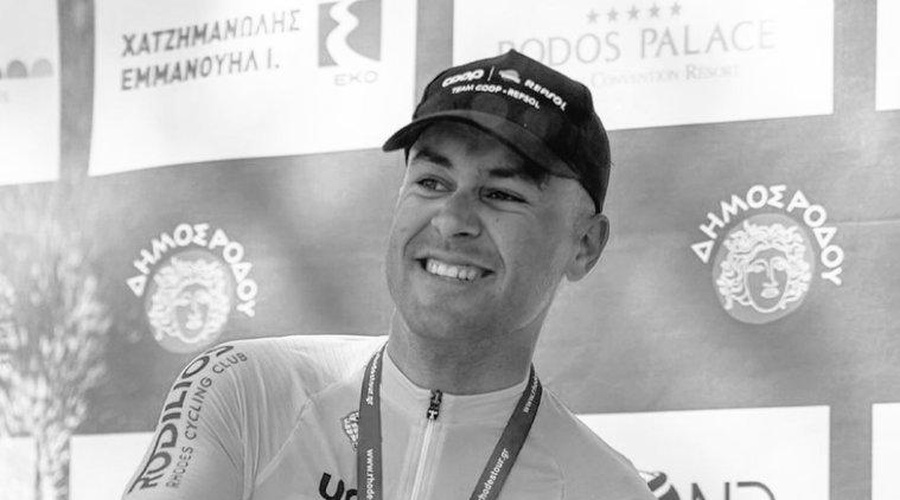 Kolesarsko dirko po Avstriji zaznamovala tragedija: mladi kolesar podlegel poškodbam (foto: Twitter/CyclingLegend_)