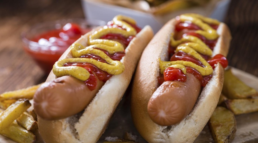 Resnica za hot dogom: zakaj se imenujejo "vroči psi"? (foto: Profimedia)
