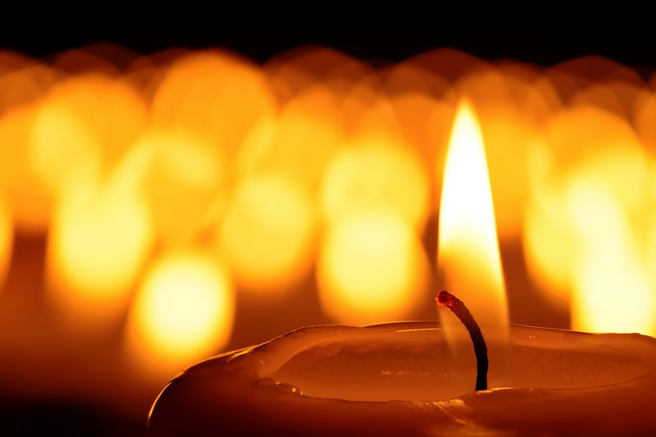 smrt sveča žalost tragedija