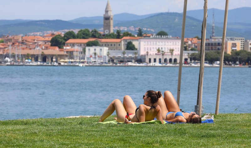 vročina poletje sončenje