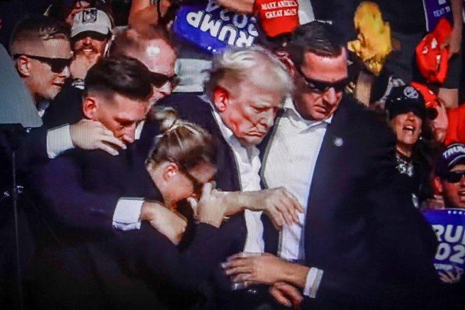 V poskusu atentata na Trumpa ubit gasilec (skušal je zaščititi svojo družino)