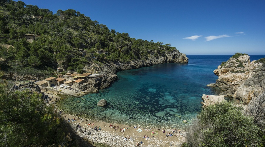 Turistični vodnik za leto 2025 'prepoveduje' obisk treh priljubljenih španskih počitniških destinacij (foto: Profimedia)