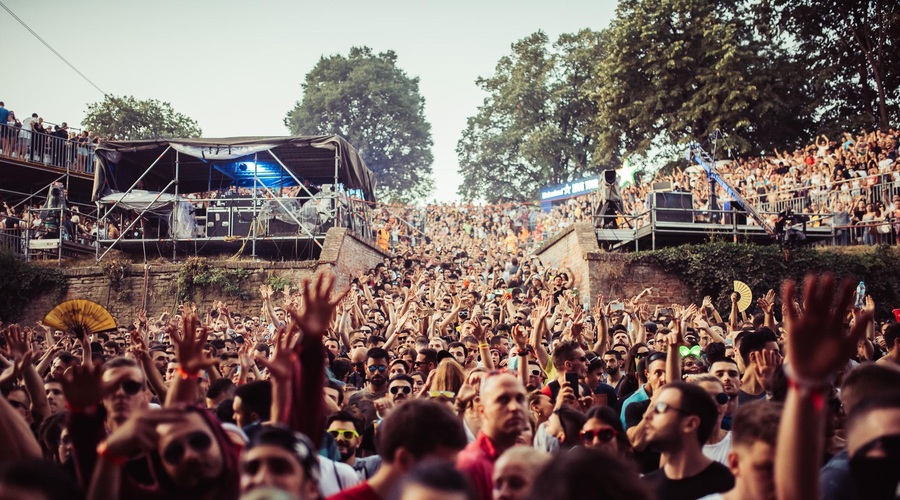 Priljubljen festival, ki ga obiščejo številni Slovenci, zaznamovala tragedija: umrl 18-letnik (foto: Exit Festival/Mr. Afterparty)