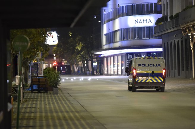 policija vozilo patrulja
