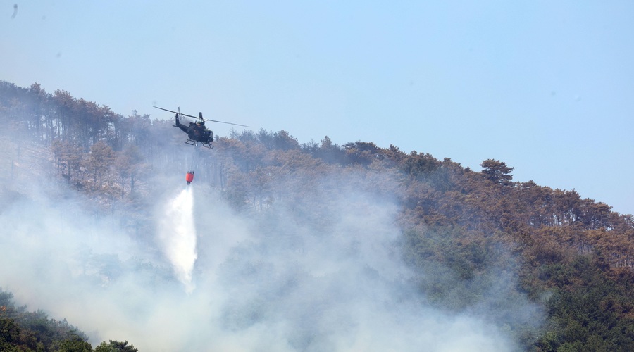 Pozor! Zaradi udarov strel velika nevarnost požarov (foto: Bobo)