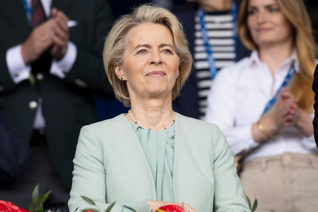 Za je bilo več kot 400 poslancev: tajno glasovanje potrdilo nadaljnjo usodo Ursule von der Leyen
