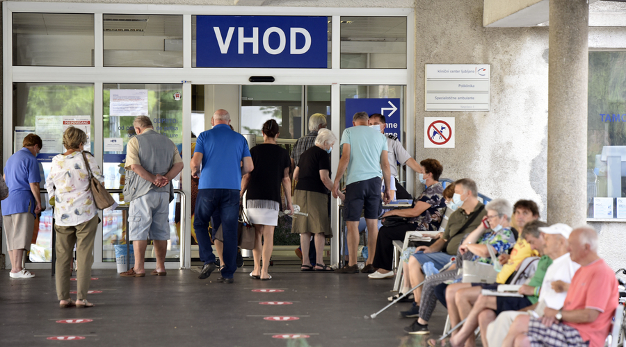 Vlada se je lotila skrajševanja čakalnih vrst: kako nameravajo to doseči? (foto: Žiga Živulovič jr./Bobo)