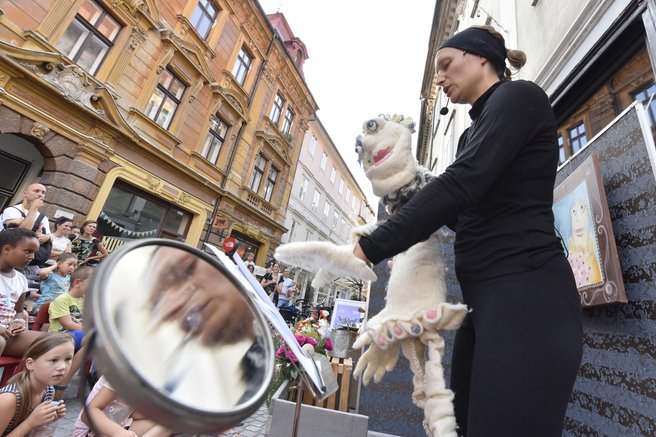 Za ljubitelje kulture: v Ljubljani se začenja festival Dobimo se pred Škucem