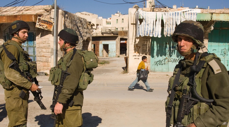 Meddržavno sodišče odločilo: izraelski naslejenci bi morali zapustiti palestinsko ozemlje in Palestincem plačati odškodnino (foto: Profimedia)