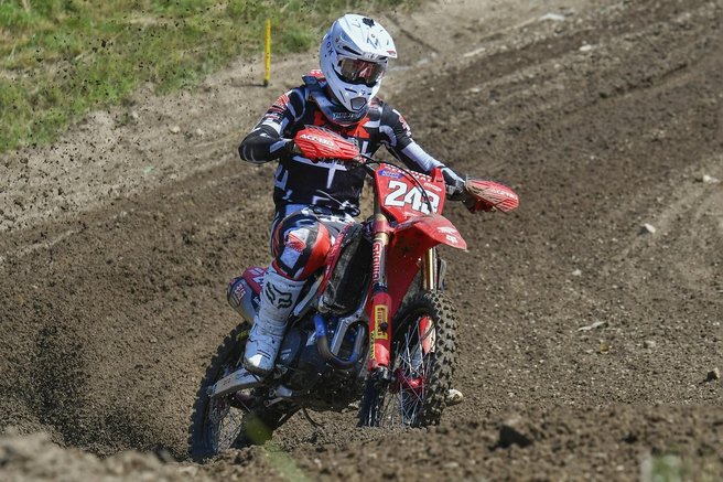 Tim Gajser je zmagovalec dirke v Loketu!