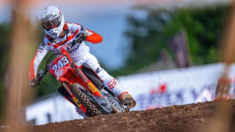 Tim Gajser še vedno vodi, a ne za veliko