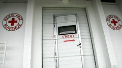 Takšno vsoto je Rdeči križ razdelil prizadetim v lanskih ujmah