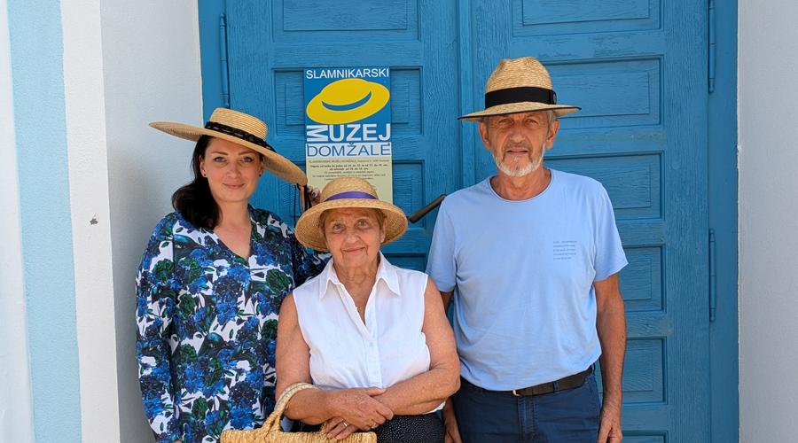 Domžalski slamnik je iz skorajšnje pozabe zopet postal cenjen modni kos (foto: Špela Šimenc)