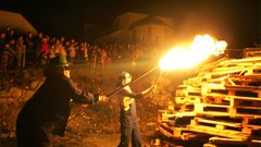 Takšno kazen boste plačali, če boste kurili na prostem