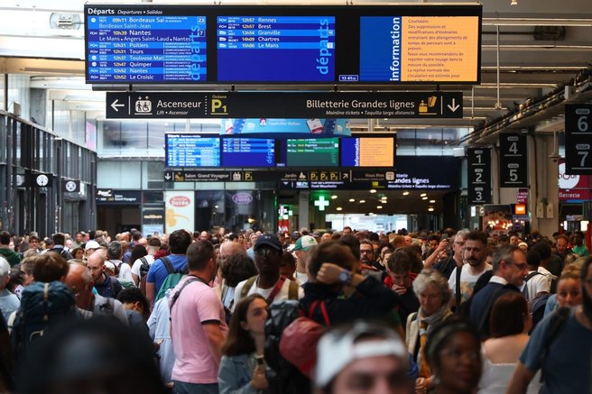 Po kolapsu železniškega prometa: vlaki še vedno vozijo v okrnjeni zmogljivosti