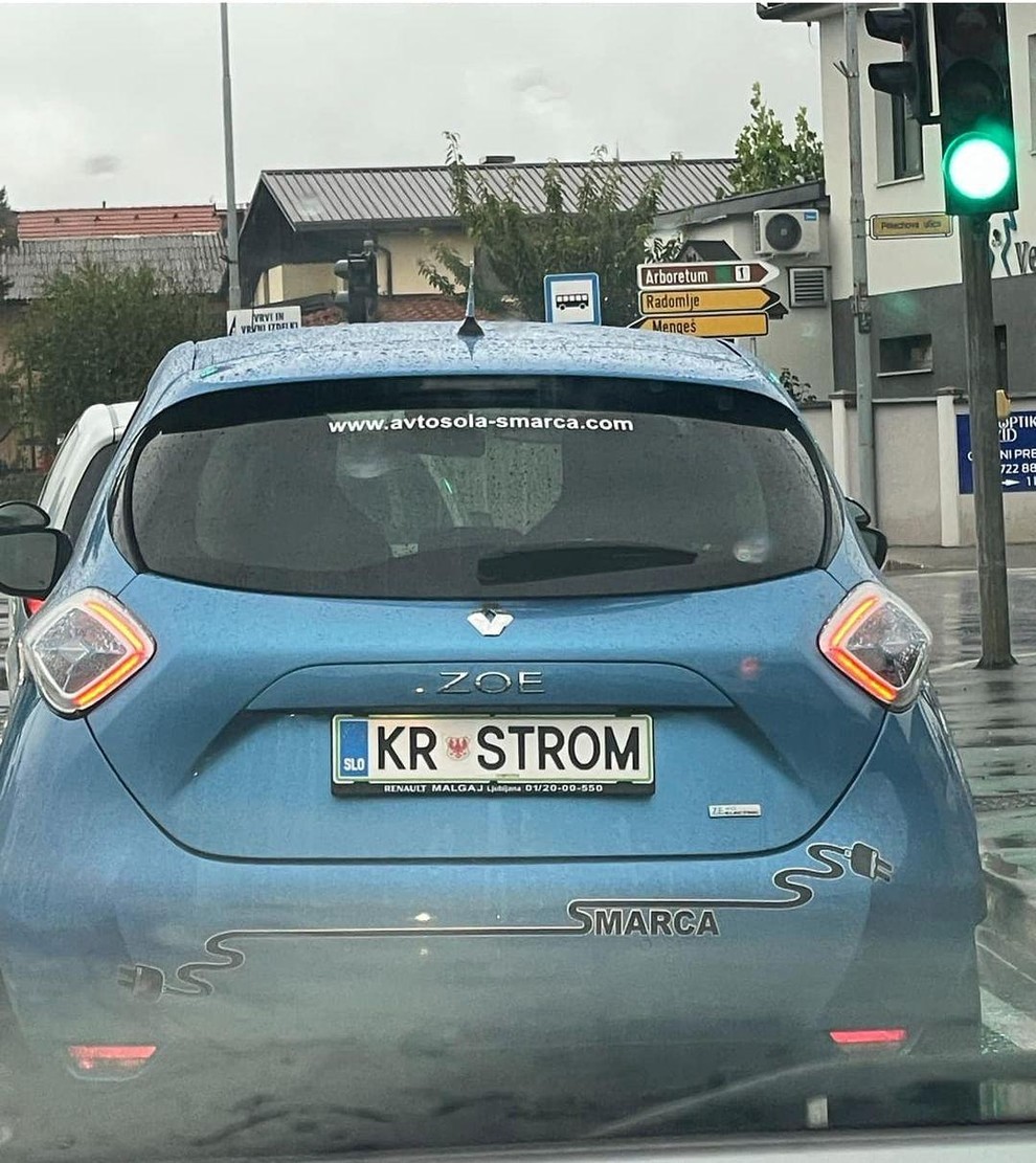 Od bizarnosti do genialnosti: kaj vse piše na registrskih tablicah slovenskih avtomobilov? (FOTO)