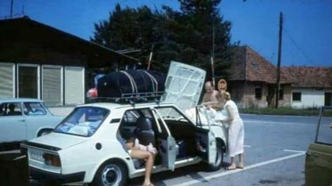 Pot na dopust včasih: brez klime in avtocest ... Kako pa ste na morje potovali vi?