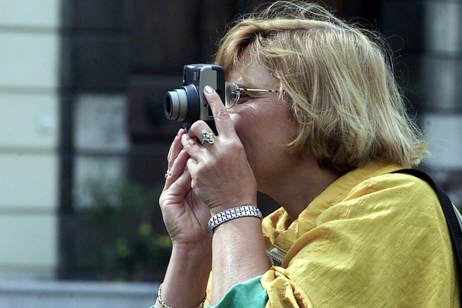 turistka fotoaparat