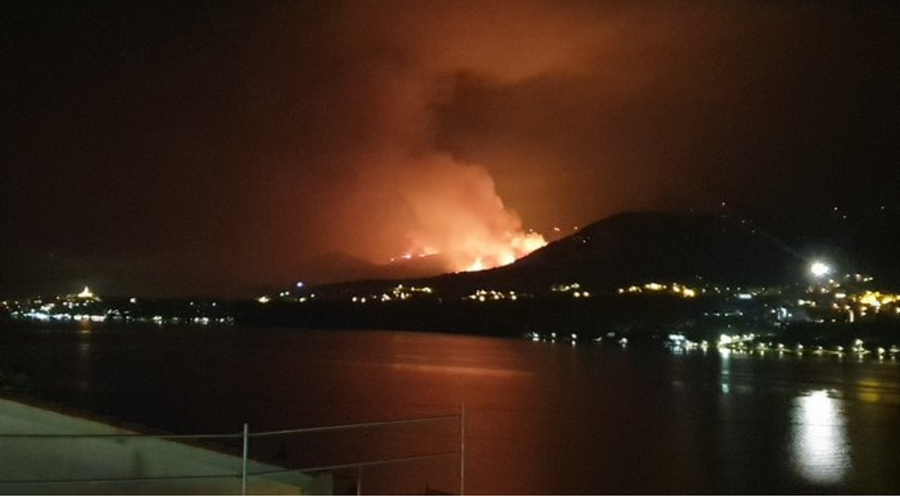 Požar na Dalmaciji (foto: Nikola Novak/Twitter)