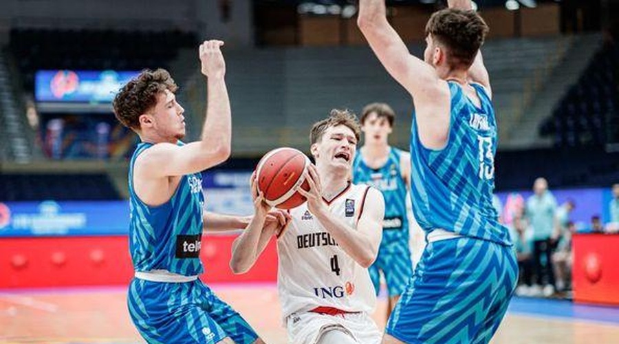 Mladi slovenski košarkarji se bodo na Finskem borili za odličje (foto: Facebook/NCAA Basketball Slovenija)