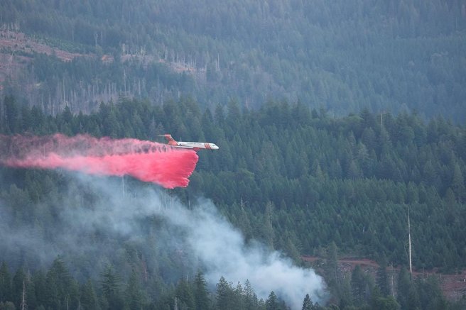 Naravna katastrofa: v Kaliforniji divja četrti najhujši gozdni požar v zgodovini zvezne države