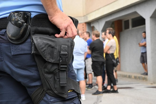 Zaradi dveh mladoletnikov so morali na avtocestnih postajališčih klicati policijo