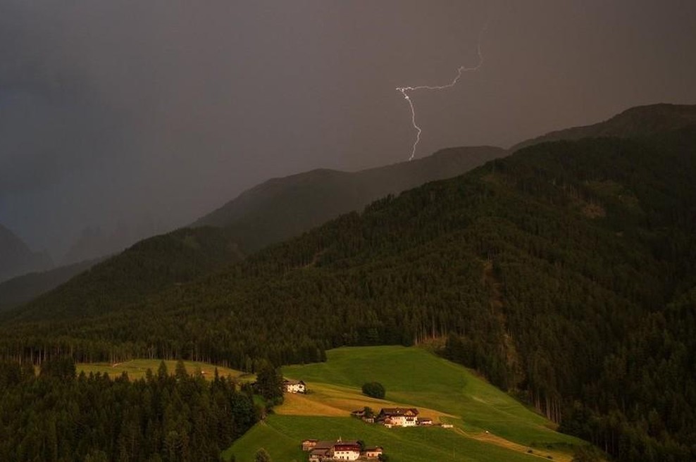 Adijo, vročinski val: prihajajo nevihte, Arso za ta del Slovenije izdal oranžno opozorilo (foto: Profimedia)