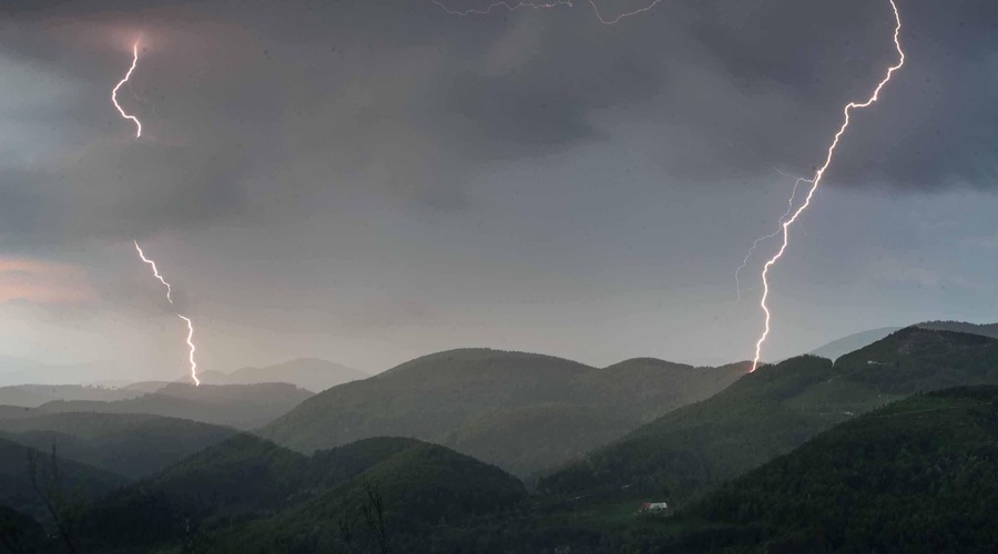 Pripravite se: večji del Slovenije bodo kmalu zajele nevihte (foto: Profimedia)