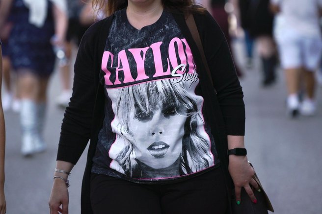 taylor swift obozevalka