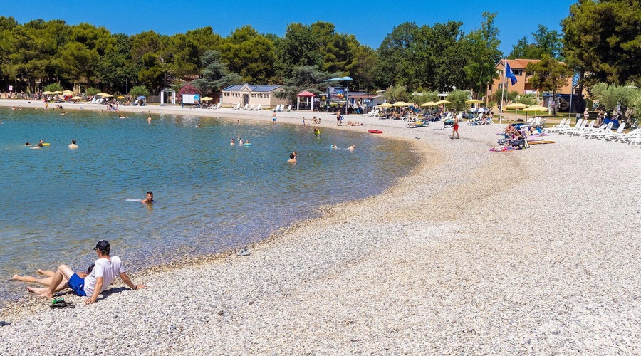 Grozljivka v Umagu: ob plaži plavalo truplo (foto: Profimedia)