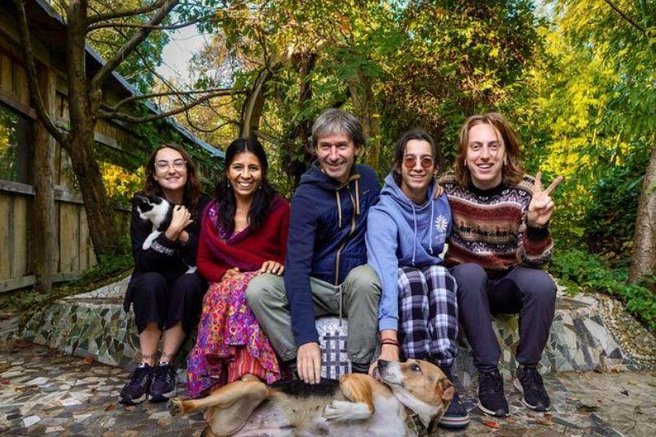 Wyatt Lindsay Dhiray Luz Pachamama Center