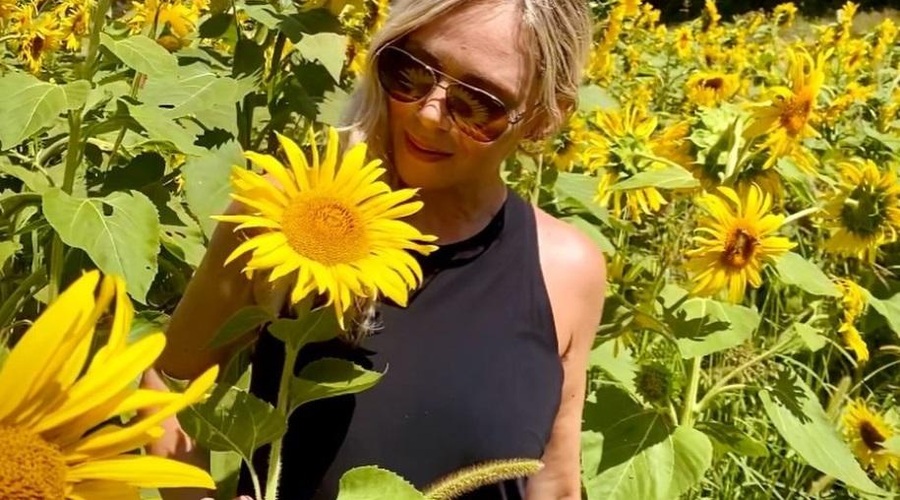 Ta teden na Instagramu: Nina Osenar zaplesala v kopalkah, Žan Serčič spoznal legendo, Dragić pa najavil Dončića (foto: www.instagram.com/katarinacas (zajem zaslona))