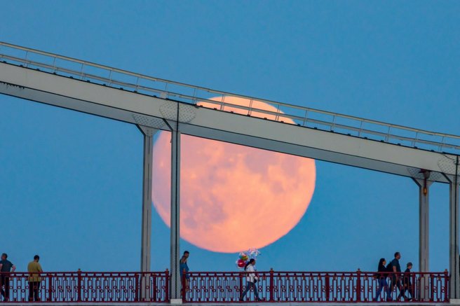 super polna luna ljudje vpliv