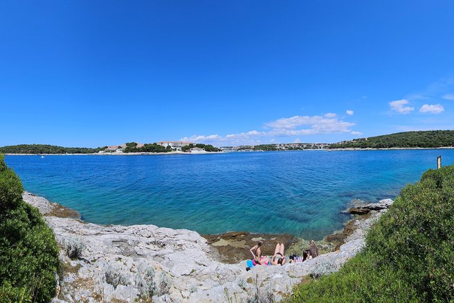 fratarski otok