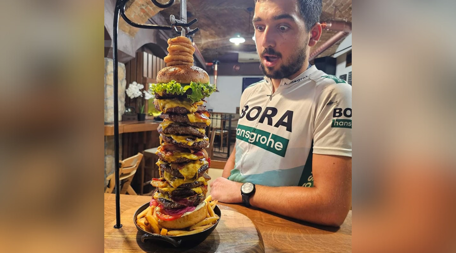 Neverjeten dosežek kolesarja v priljubljeni gostilni v Celju: pojedel velikanski hamburger, nato pa ... (foto: Facebook/Stari pisker steakhouse)