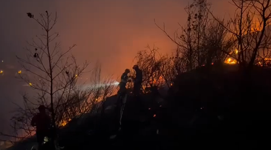 VIDEO: Velik požar v Dalmaciji: z ognjenimi zublji se je spopadlo na stotine gasilcev (trije so bili poškodovani) (foto: Facebook/Na raskrižju tisućljeća)
