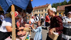 45. Lendavska trgatev dogodek vinska kraljica Lucija Šetar