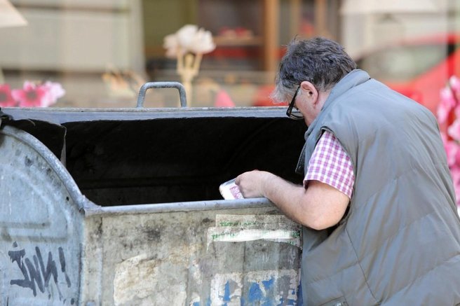 revscina smeti brskanje kontejner