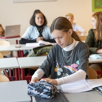 učenka šola