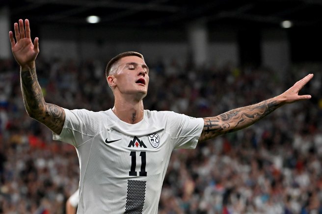 Benjamin Šeško Slovenska nogometna reprezentanca nogomet Slovenija