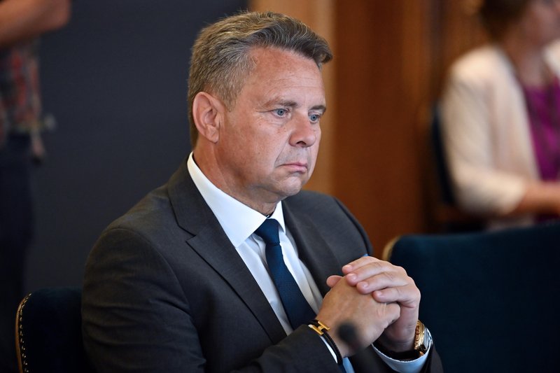 Tomaž Vesel naj bi odstopil od kandidature za evropskega komisarja.