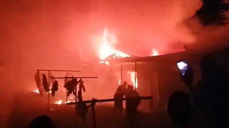 Tragedija za tragedijo: po smrtonosnem požaru v šoli za dečke zagorelo še v dekliški šoli