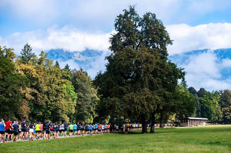 Triglav tek privabil več kot 1.800 obiskovalcev
