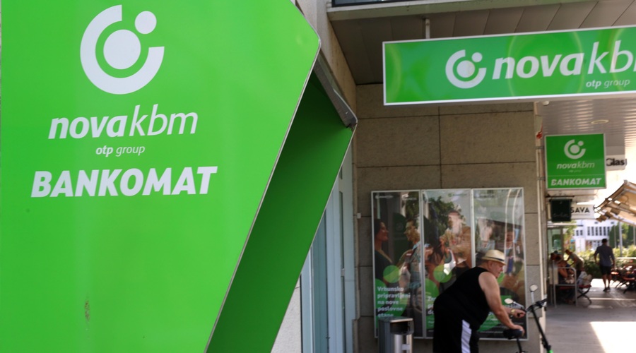 Številni uporabniki zdaj OTP banke se soočajo s težavami pri uporabi svojega računa. (foto: Borut Živulović/Bobo)
